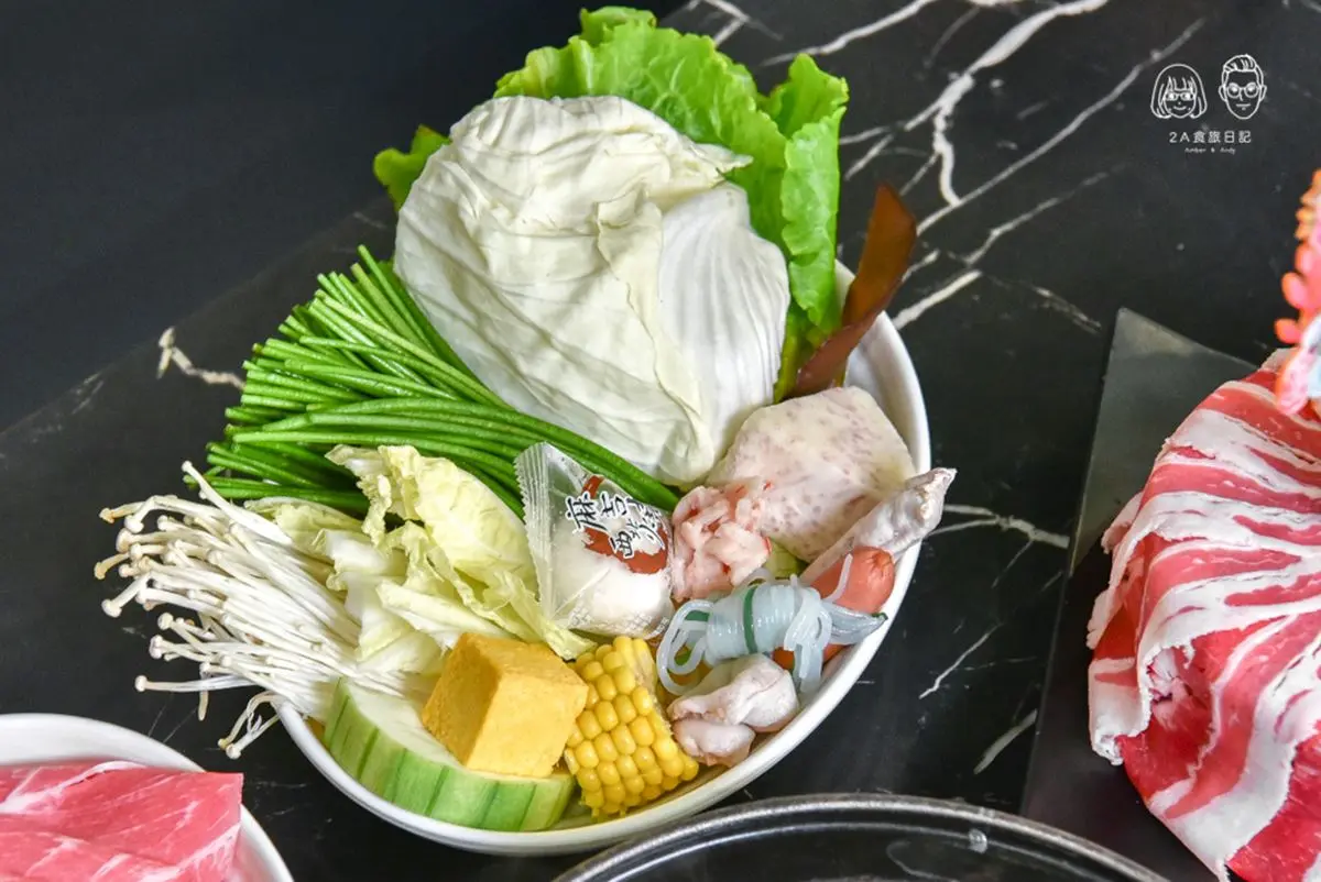 369元７種肉任你吃！蘆洲石頭火鍋好評近５星，加碼送「牛五花蛋糕」肉控快衝