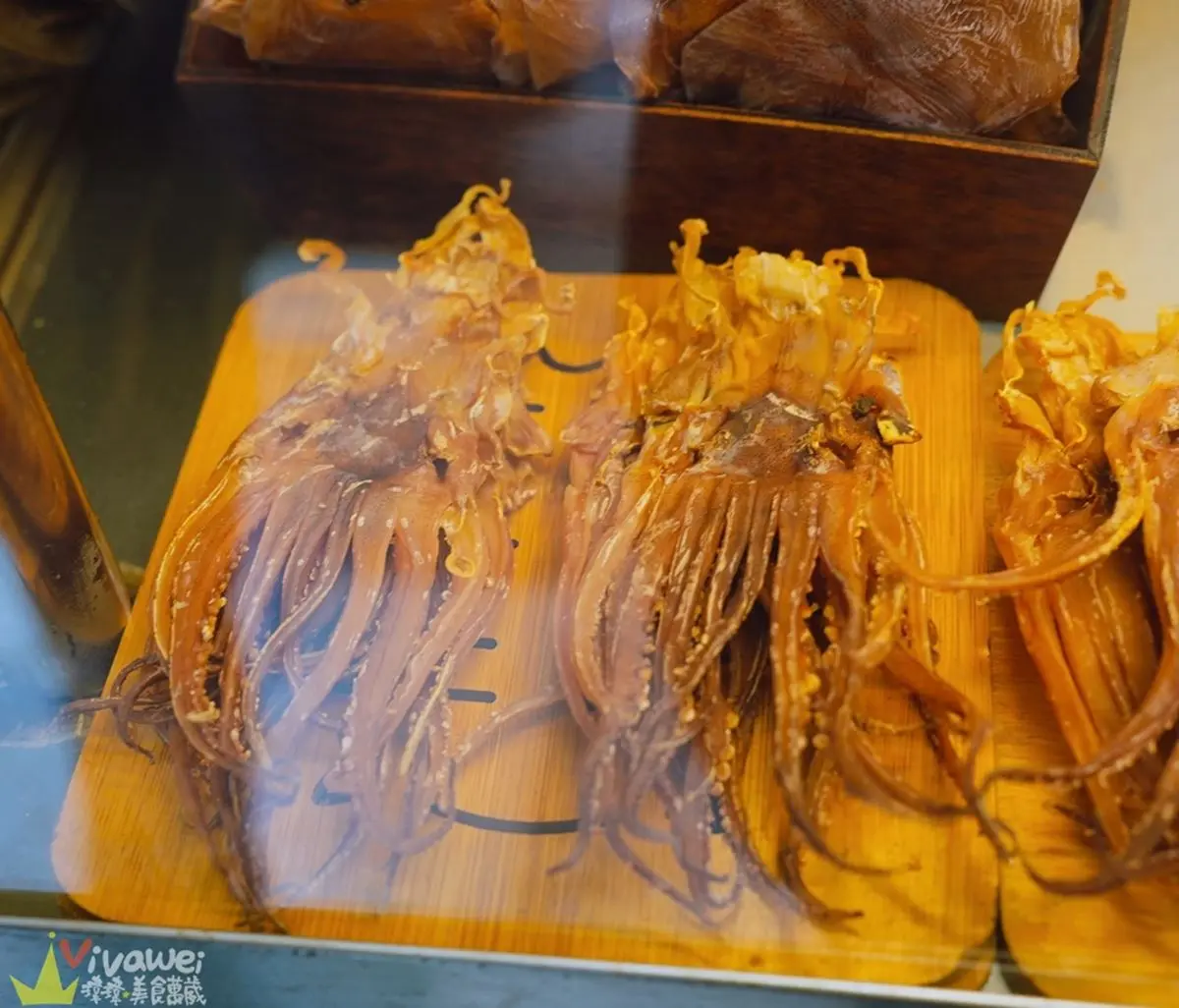 古早味「炭烤乾魷魚」吃過沒？新竹30年老攤現點現烤，祕醬口味愈嚼愈唰嘴