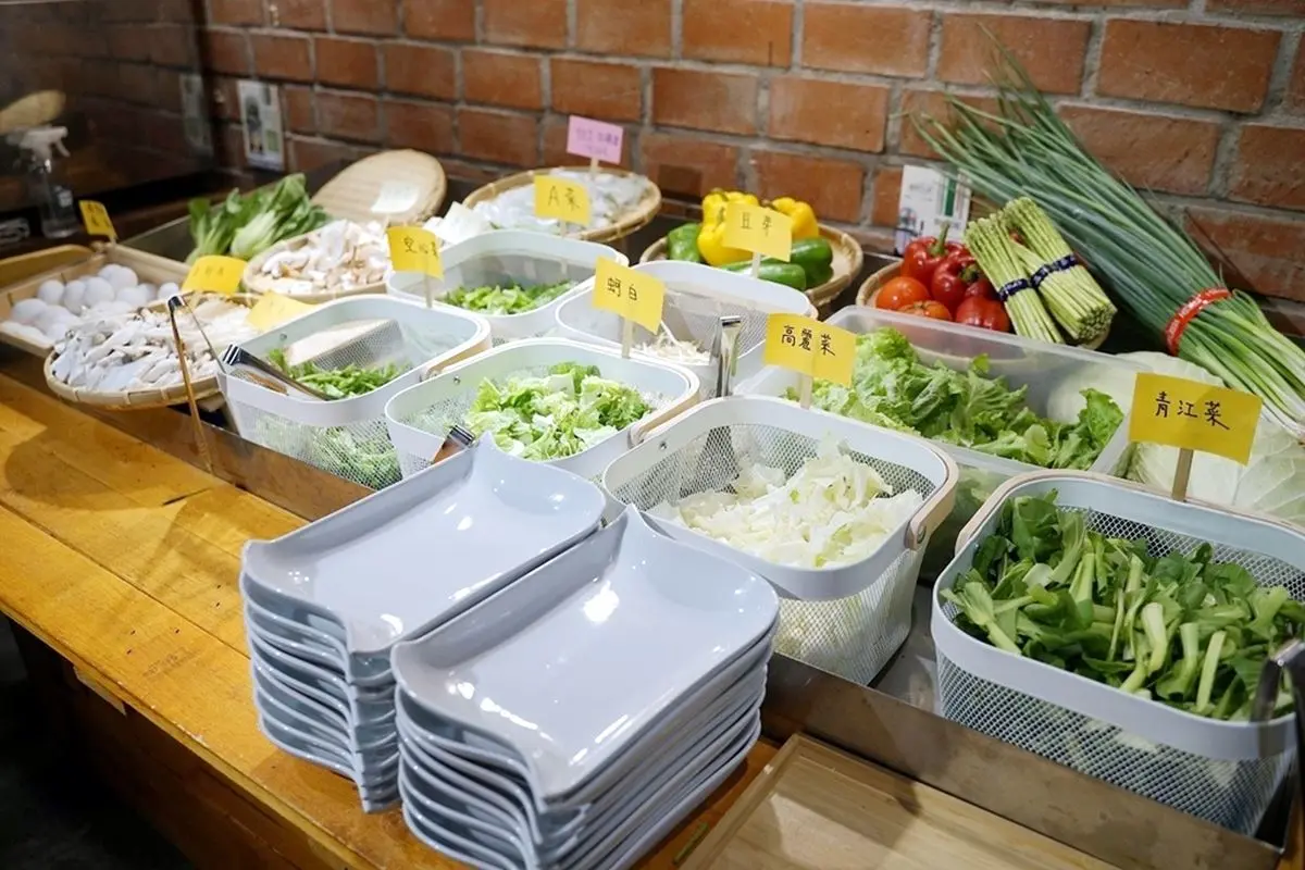 蔬菜任夾吃到飽！台北「高CP值鐵板燒」免500元爽嗑和牛，再享白飯、湯無限續