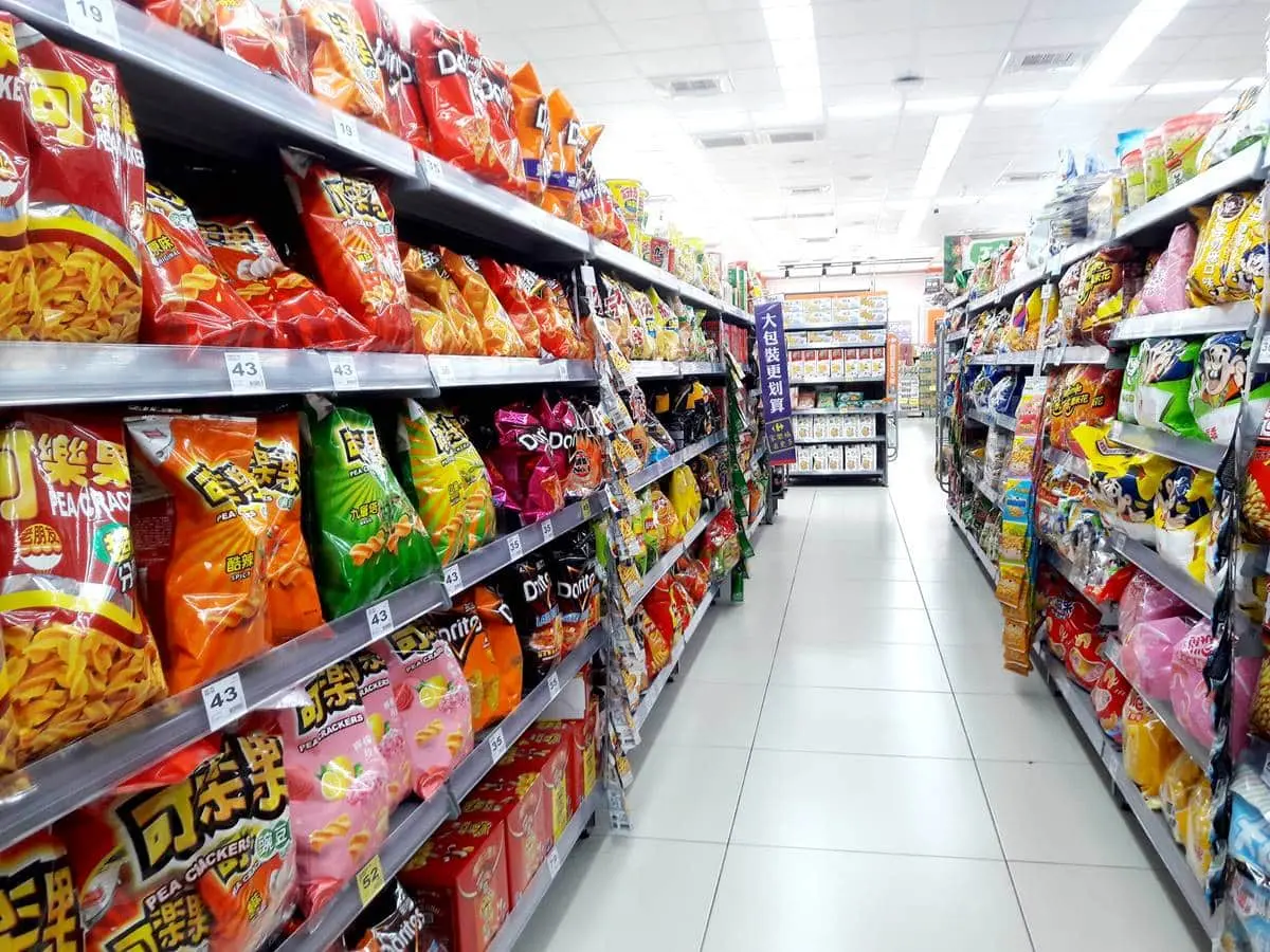 哥和姐吃的是鄉愁！７款網友認證經典「台味」零食：乖乖、科學麵稱霸好幾代