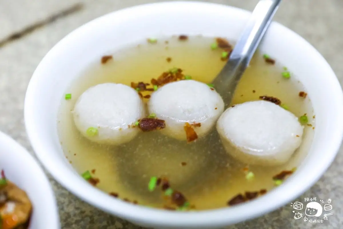 宜蘭人激推!高CP值6銅板美食:手掌大蔬菜餅15元、幽靈油飯、內行狂買20份 宜蘭人激推!高CP值6銅板美食:手掌大蔬菜餅15元、幽靈油飯、內行狂買20份