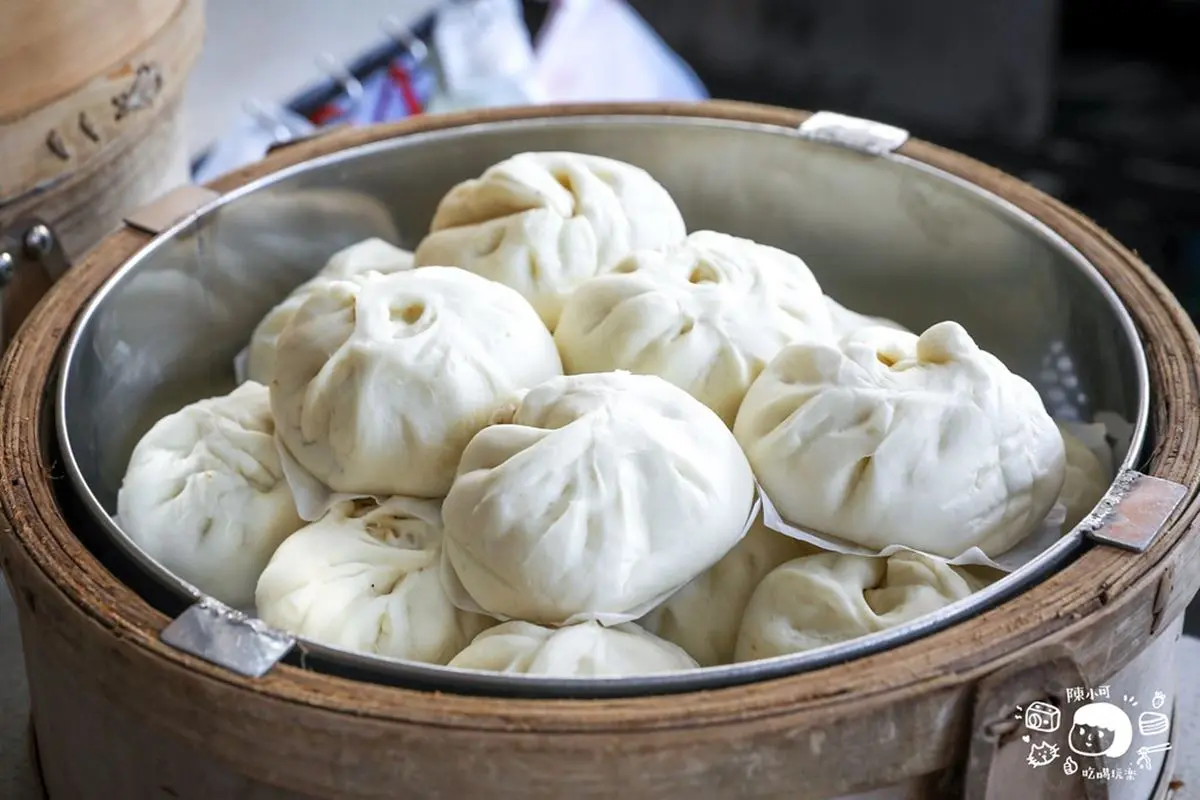 2023辦年貨順吃!迪化街6必嘗:台北最強油飯、秒殺草莓大福、滿料炸蚵嗲 2023辦年貨順吃!迪化街6必嘗:台北最強油飯、秒殺草莓大福、滿料炸蚵嗲
