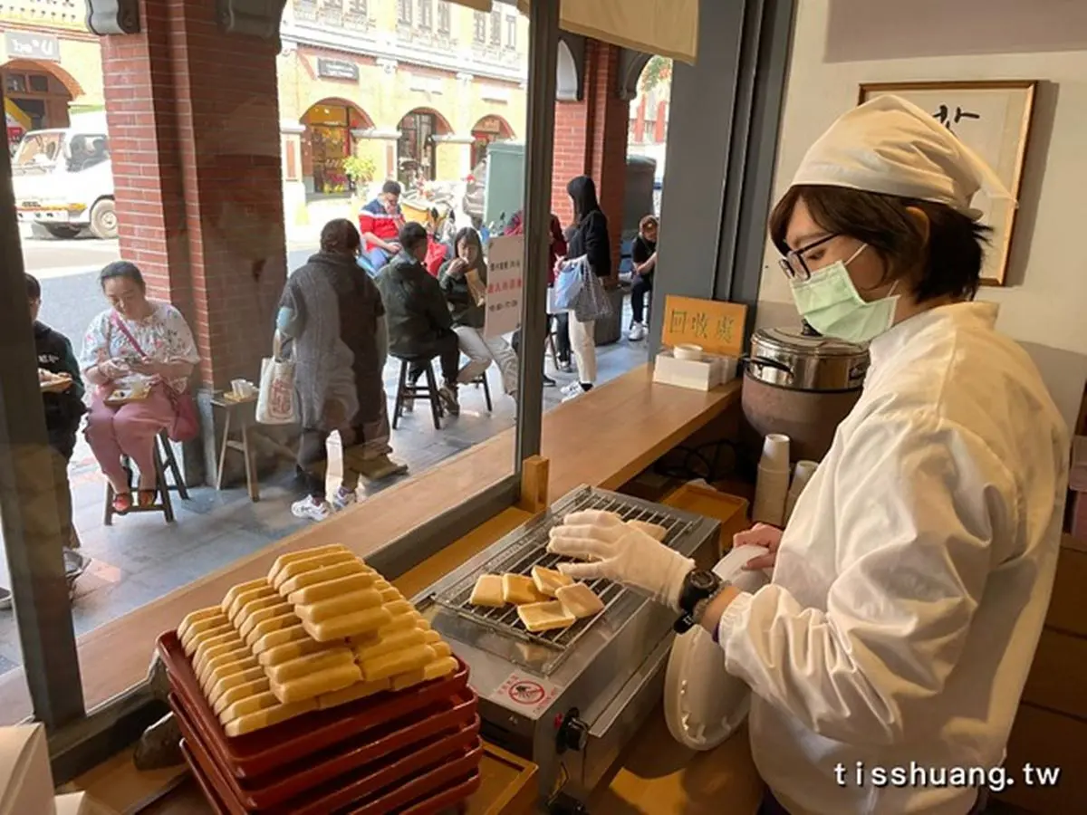 2023辦年貨順吃!迪化街6必嘗:台北最強油飯、秒殺草莓大福、滿料炸蚵嗲 2023辦年貨順吃!迪化街6必嘗:台北最強油飯、秒殺草莓大福、滿料炸蚵嗲