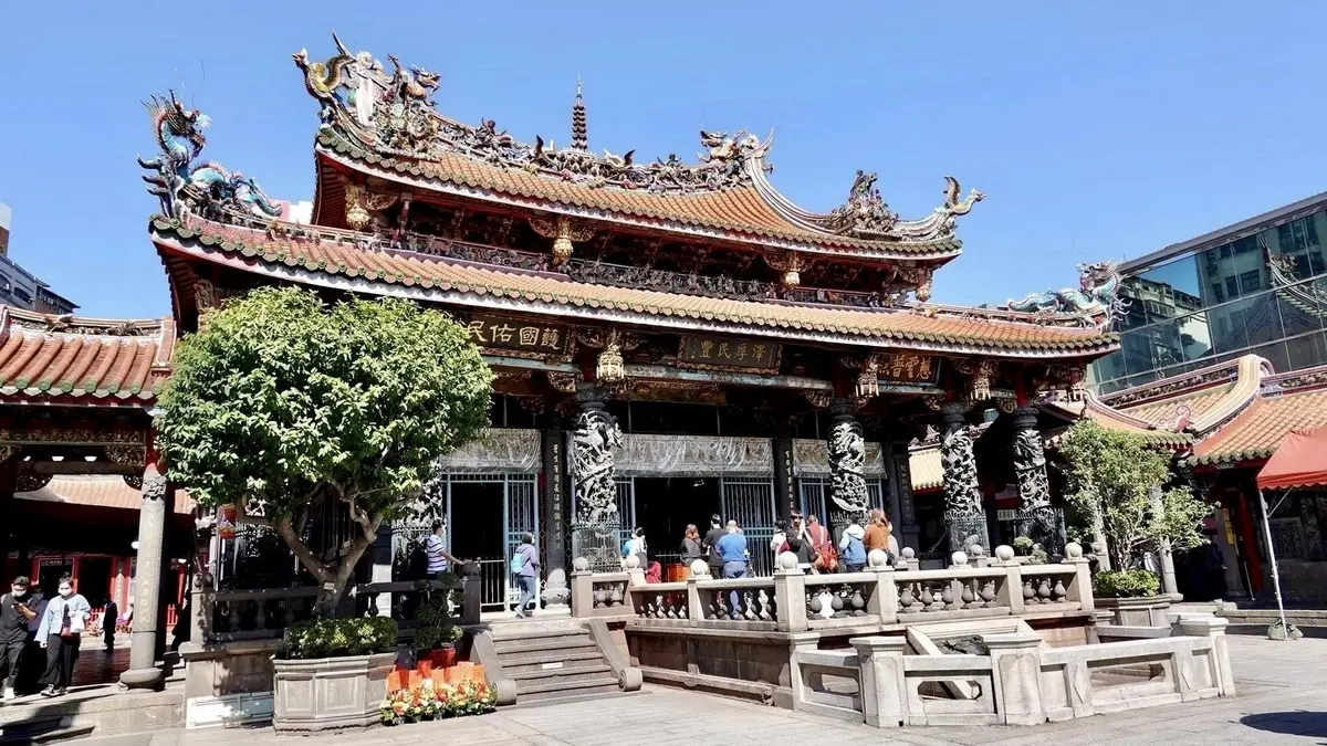 散步台北第一街！艋舺７大「古蹟＋小吃」：300年老廟、救命巷、桂香豆花