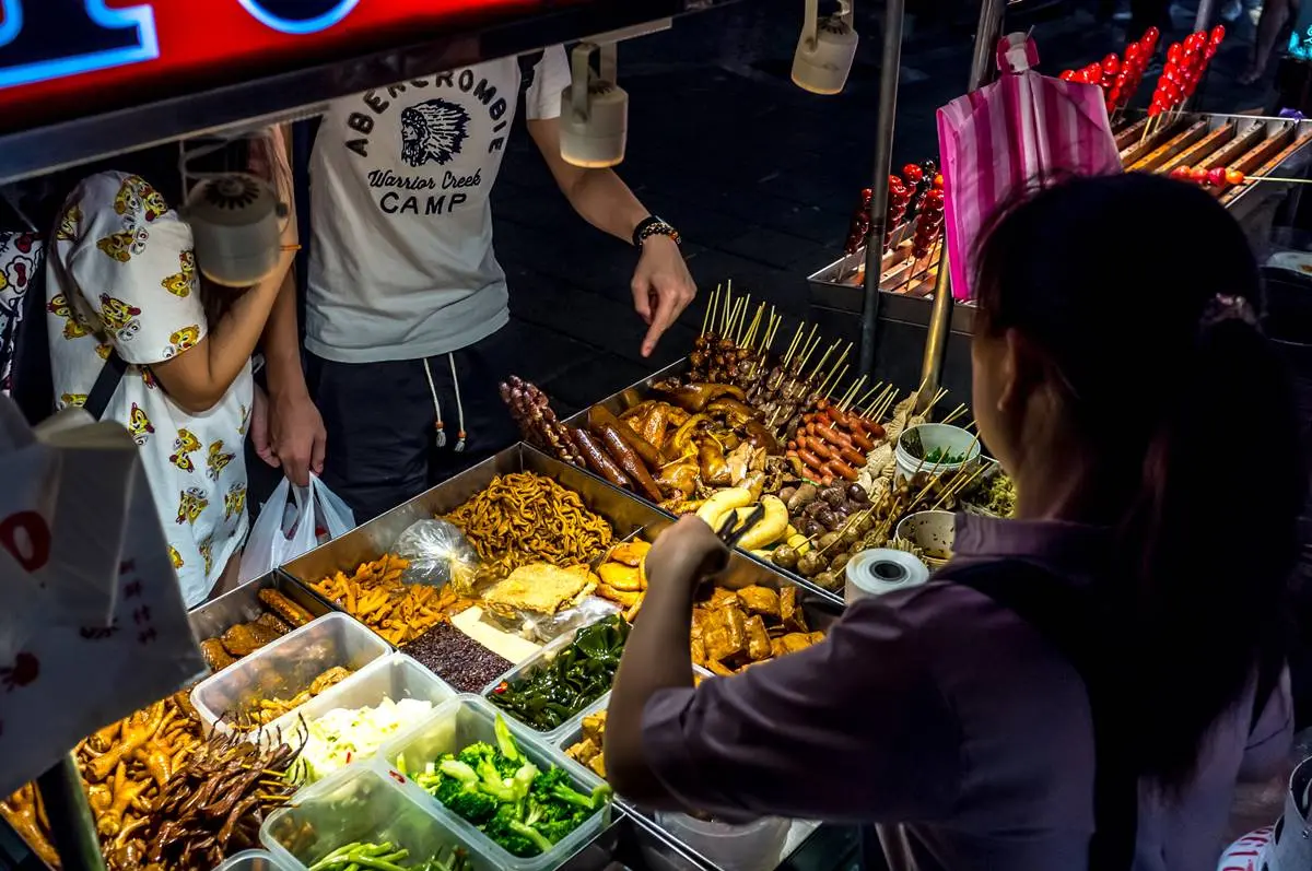 百頁豆腐１份15元要當心？滷味攤、火鍋店食材有「這些情況」，達人勸「快逃」