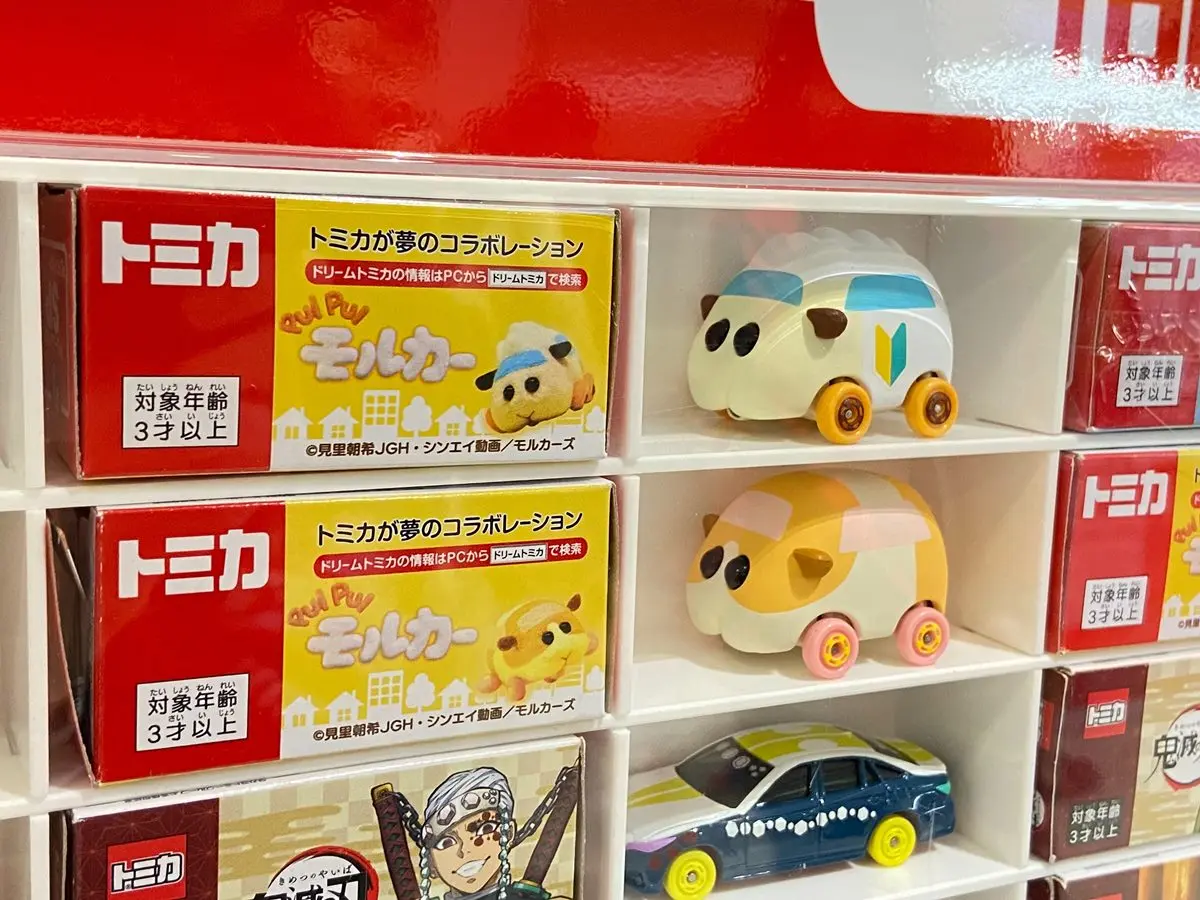 粉絲必衝「迪士尼小汽車節」！公主珠寶車亮相，還有龍貓公車、千尋電車可買（中獎公布）