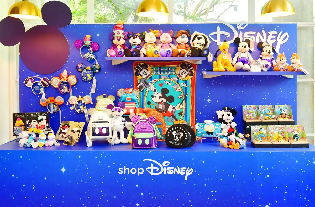迪士尼台灣「shopDisney」免代購買爆！全新草莓香熊抱哥、100週年商品上架