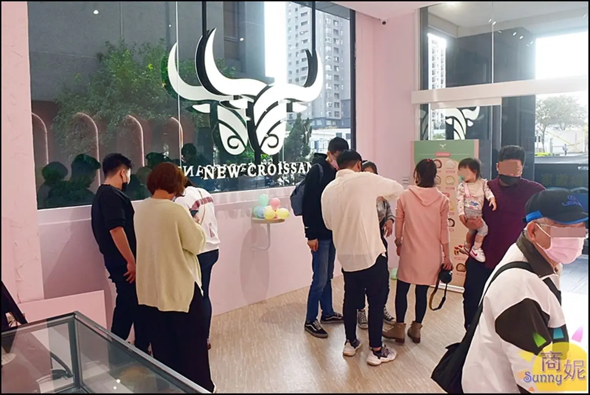 超夯千層吐司升級了！巨無霸草莓款限量必搶，超萌「牛牛吐司」巧克力控會愛