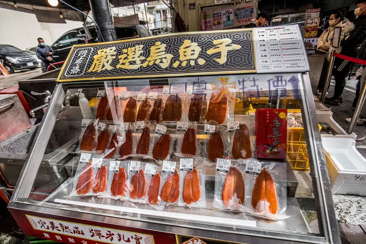 比漁港還便宜！辦年貨必逛「台中版築地市場」，先搶現切生魚片、手掌大草蝦
