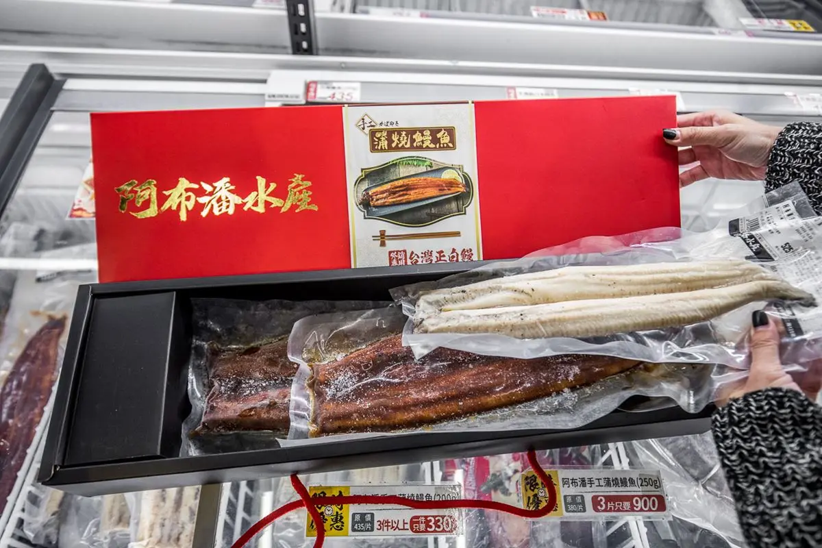 比漁港還便宜！辦年貨必逛「台中版築地市場」，先搶現切生魚片、手掌大草蝦