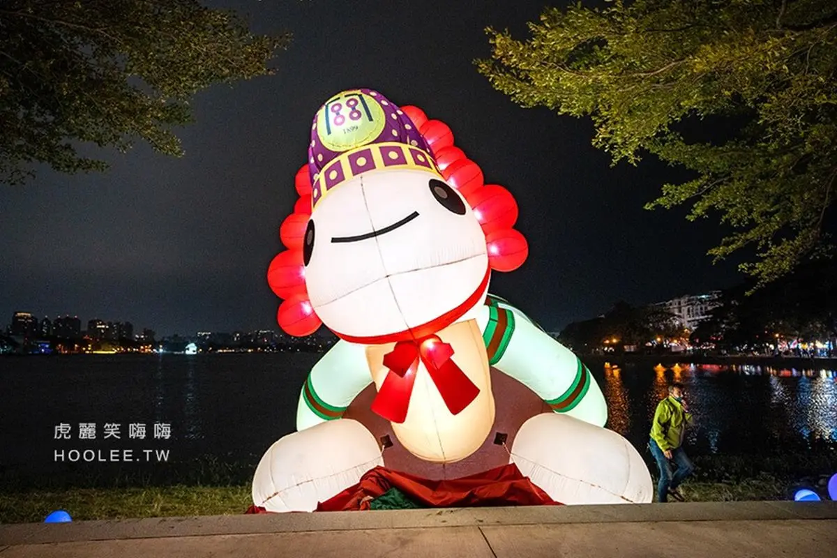 18米高ㄇㄚˊ幾兔降落啦!「2023高雄燈會」12燈區限時拍,龍虎塔燈光秀別錯過 18米高ㄇㄚˊ幾兔降落啦!「2023高雄燈會」12燈區限時拍,龍虎塔燈光秀別錯過