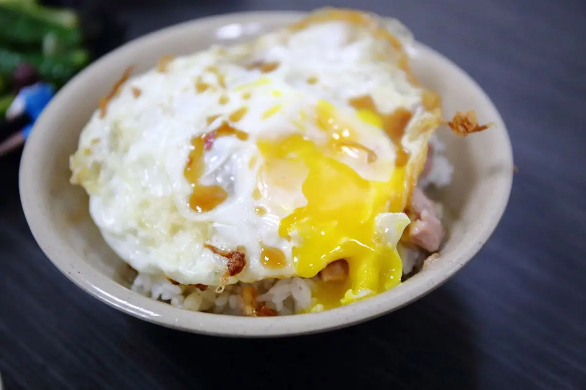 內行帶路吃新北！在地人最愛６小吃：60元鴨肉飯、排隊藥燉排骨、粉漿蛋餅