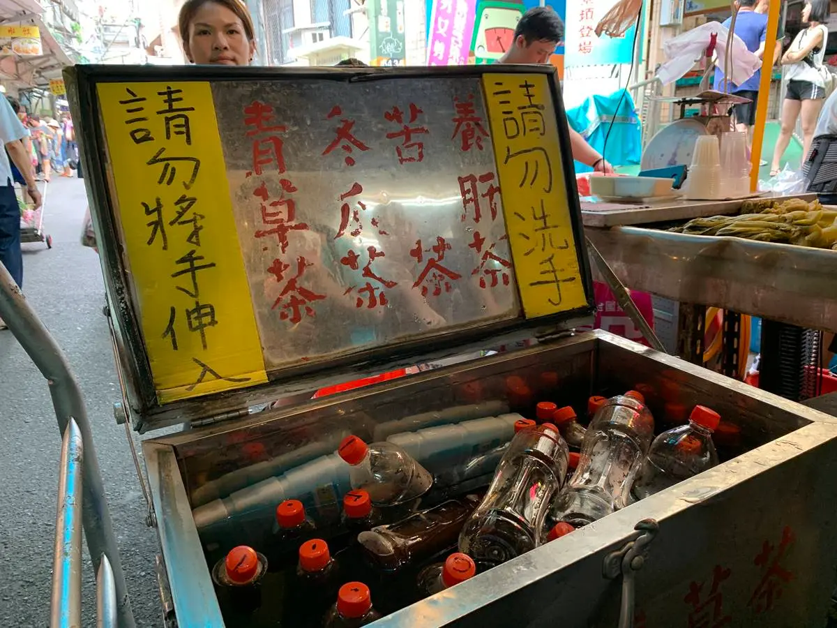 買不起台積電可以吃「台雞店」！全台爆笑「諧音哏店名」，笑點台灣人才懂