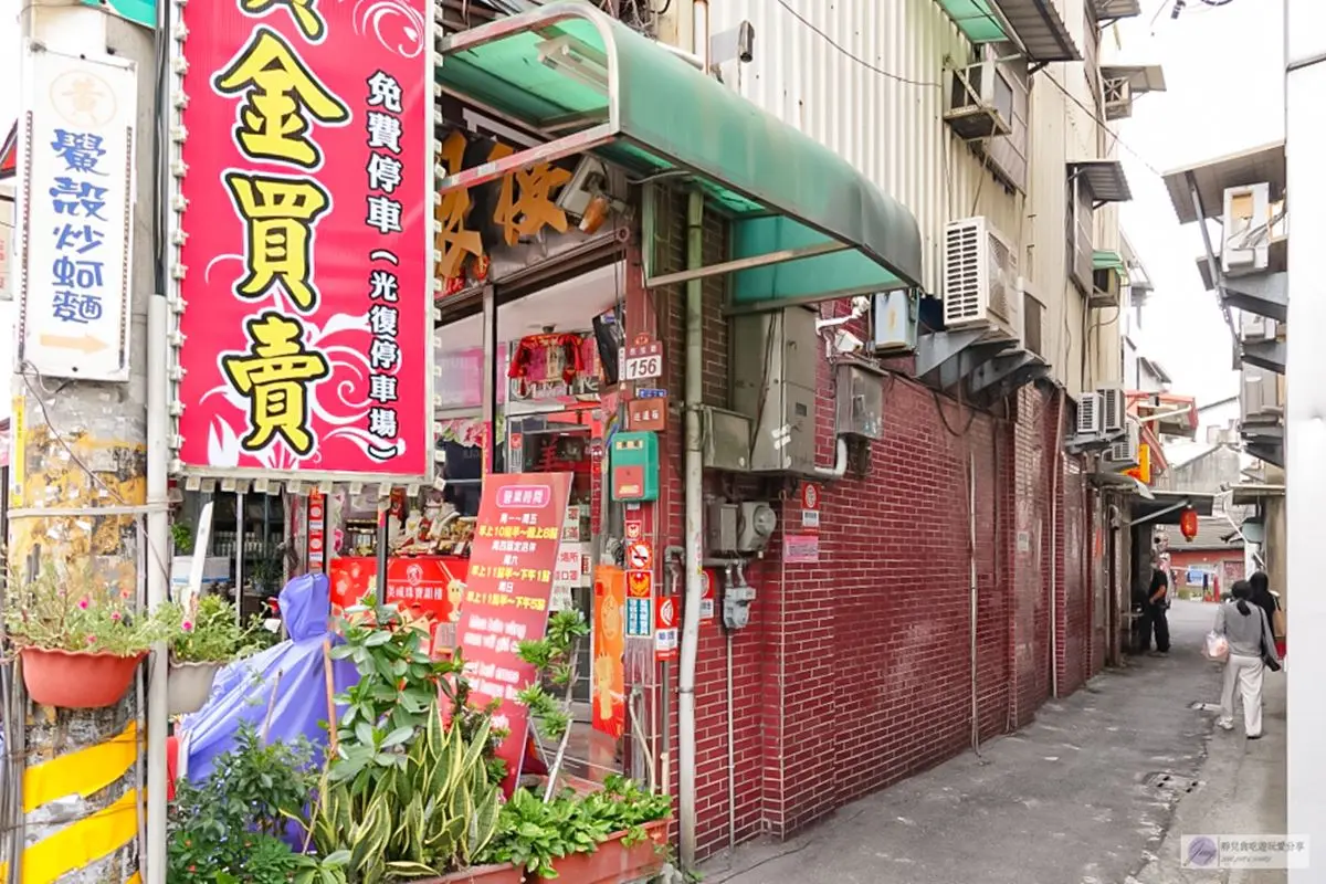 只要50元！全台唯一「活化石炒麵」再不吃就失傳，飽滿鮮蚵＋獨門祕醬超夠味