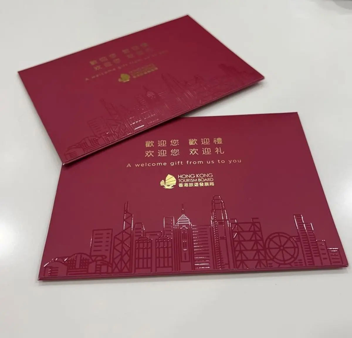 50萬張來回機票免費拿！香港將發送旅客消費券，迪士尼樂園、新文創區都可玩