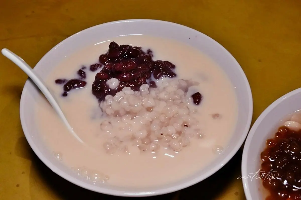 廢棄醫院吃豆花？「古早味豆花」必點超濃豆漿湯底，63年老宅戶外席位超有fu