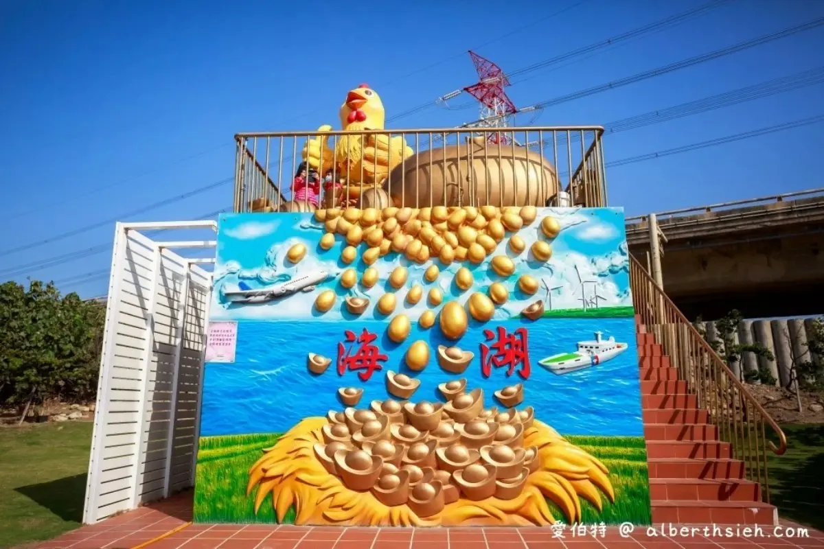 擲筊送「招財金雞母」！打卡全台最Q土地公廟，天降金蛋、彩繪牆通通超好拍