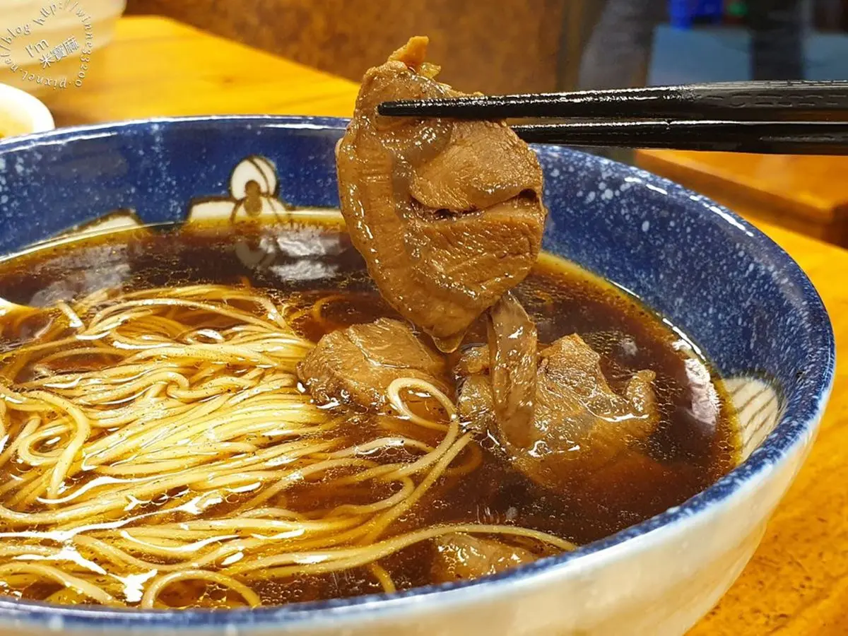 免費搭輕軌玩新店！順吃順遊５熱點＋乘車攻略：老店當歸羊肉、公園賞粉櫻