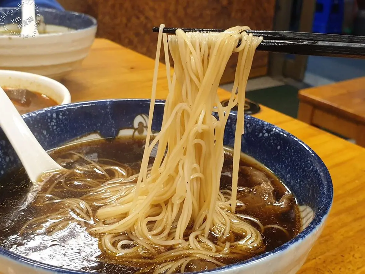 免費搭輕軌玩新店！順吃順遊５熱點＋乘車攻略：老店當歸羊肉、公園賞粉櫻