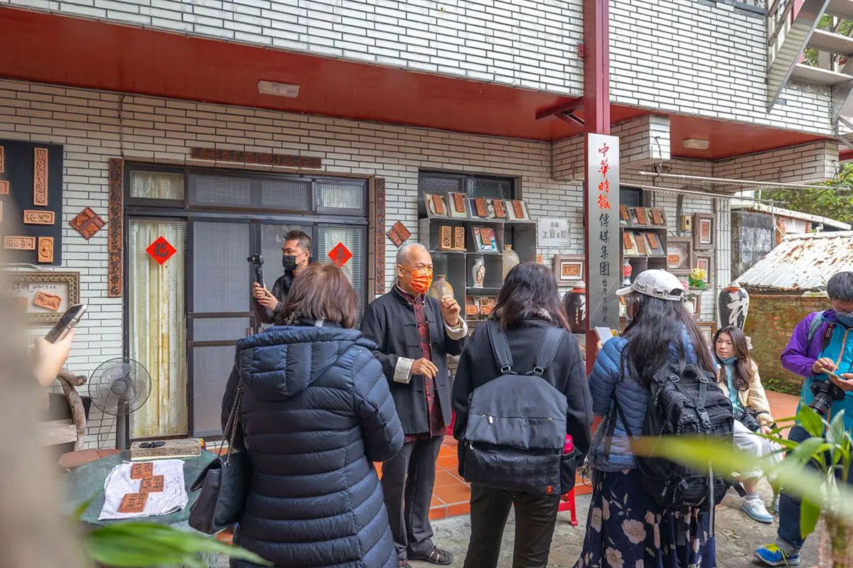 免費搭輕軌玩新店！順吃順遊５熱點＋乘車攻略：老店當歸羊肉、公園賞粉櫻