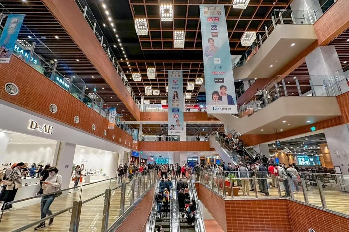 228連假開逛!台中6大打卡新夯點:全台首家LaLaport、超萌史努比恐龍展 228連假開逛!台中6大打卡新夯點:全台首家LaLaport、超萌史努比恐龍展