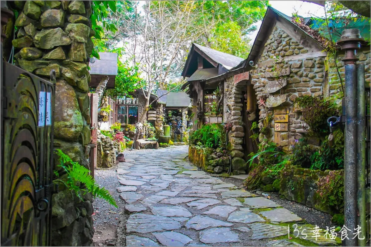 假日衝阿里山放空！好評必訪５景觀餐廳：無敵山景配原民餐、隱藏版石屋祕境