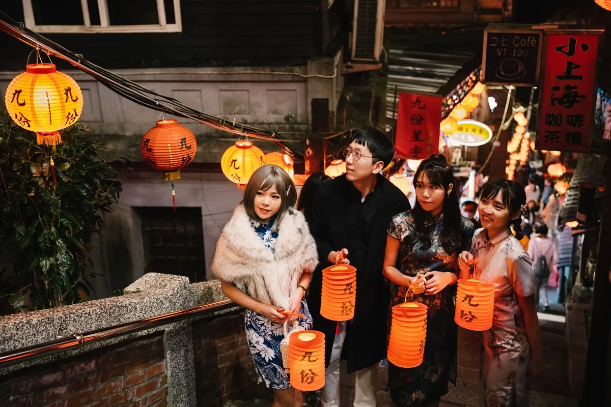 走入《神隱少女》世界！第一屆「九份紅燈籠祭」限時開跑，提燈夜遊免費玩