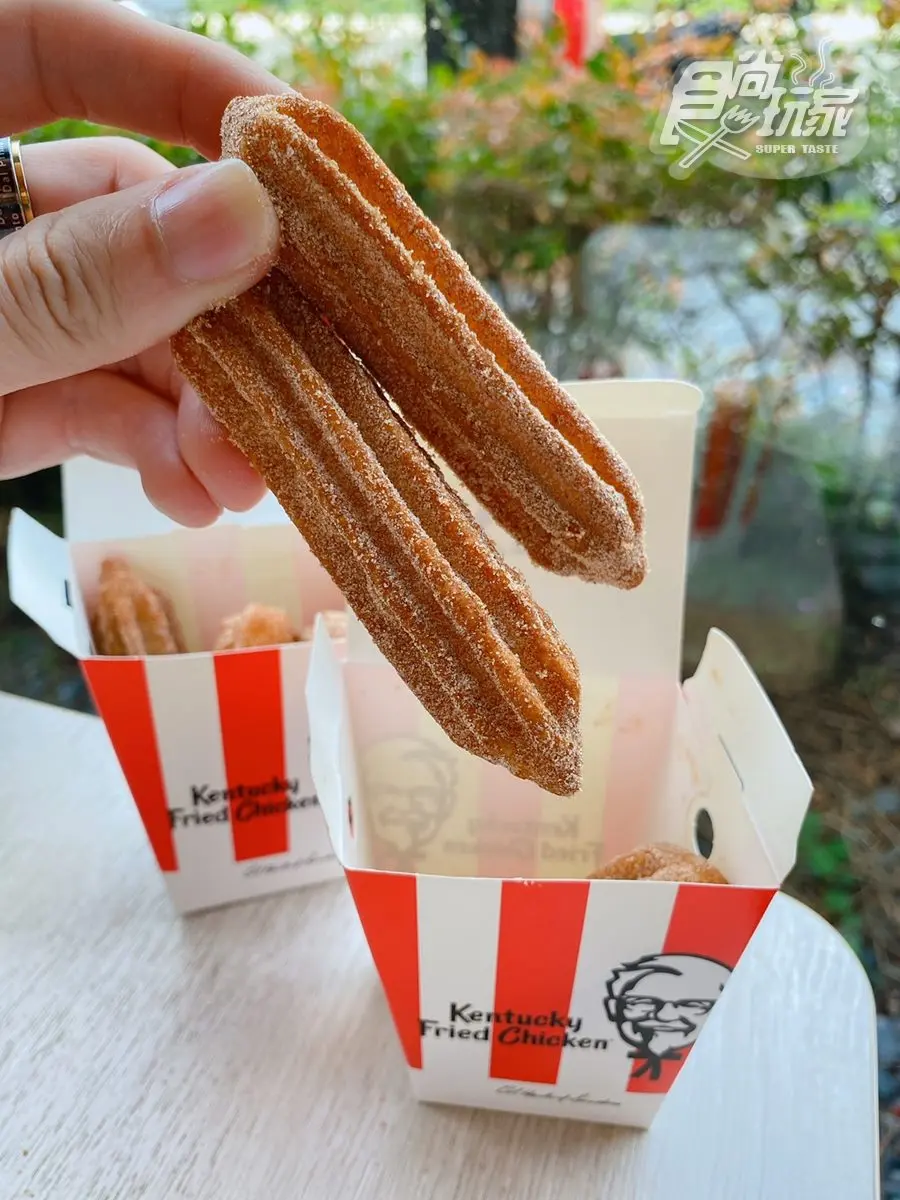 肯德基「肉桂吉拿棒」快閃回歸!一次爽吃3根吉拿棒,肯德基爺爺包裝盒必拍 肯德基「肉桂吉拿棒」快閃回歸!一次爽吃3根吉拿棒,肯德基爺爺包裝盒必拍