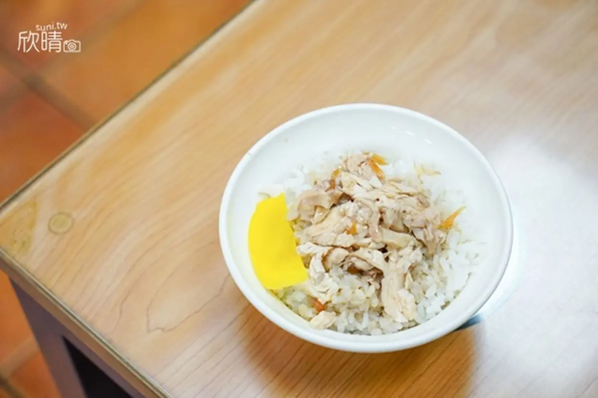 內行ㄟ才知!嘉義東市場周邊6必吃:排隊炸肉捲、無限加湯喝到飽、老店春捲 內行ㄟ才知!嘉義東市場周邊6必吃:排隊炸肉捲、無限加湯喝到飽、老店春捲