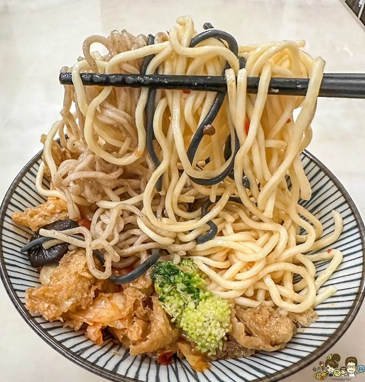 占地萬坪稱霸高雄!「自由黃昏市場」7必吃:夯爆IG長條泡菜麵、蒜香爆漿包 占地萬坪稱霸高雄!「自由黃昏市場」7必吃:夯爆IG長條泡菜麵、蒜香爆漿包