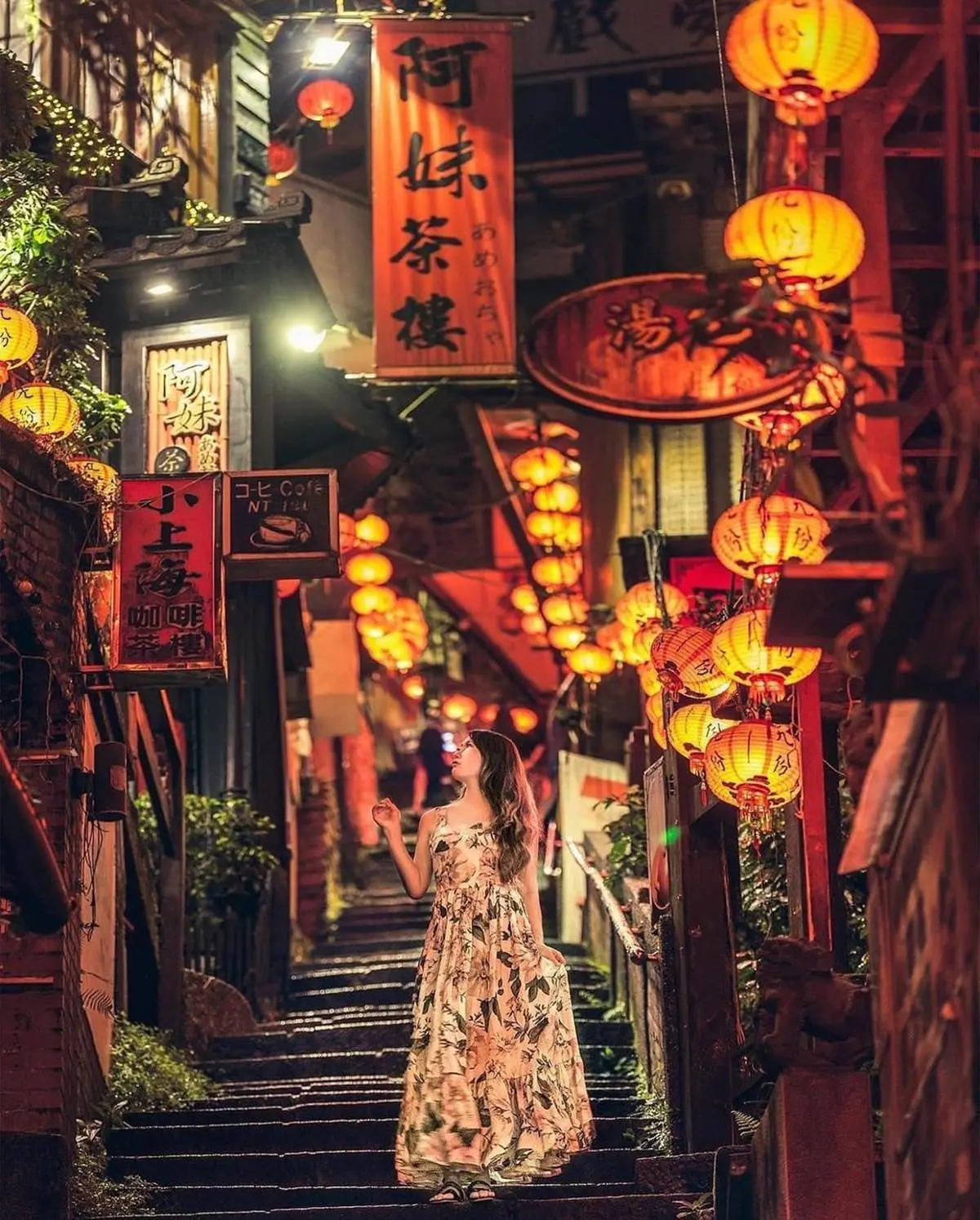 走入《神隱少女》世界！第一屆「九份紅燈籠祭」限時開跑，提燈夜遊免費玩