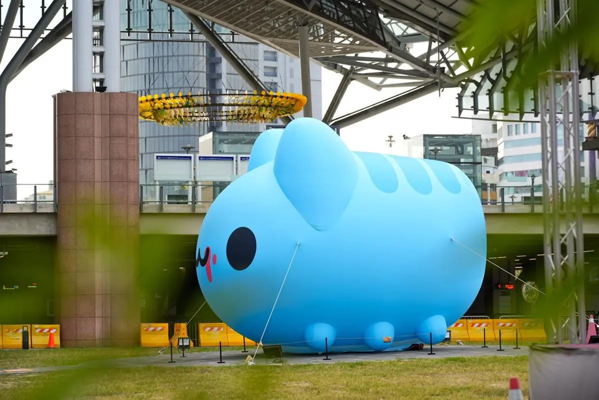巨型咖波現身台中!「貓貓蟲咖波展」最終站太好拍,超獵奇大舌頭咖波快抱走 巨型咖波現身台中!「貓貓蟲咖波展」最終站太好拍,超獵奇大舌頭咖波快抱走