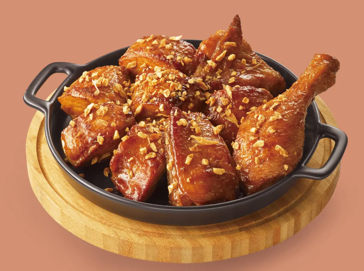 21世紀最新「避風塘炸烤雞」!爽吃滿滿蒜酥裹雞腿、超特別「避風塘蘿蔔糕」 21世紀最新「避風塘炸烤雞」!爽吃滿滿蒜酥裹雞腿、超特別「避風塘蘿蔔糕」
