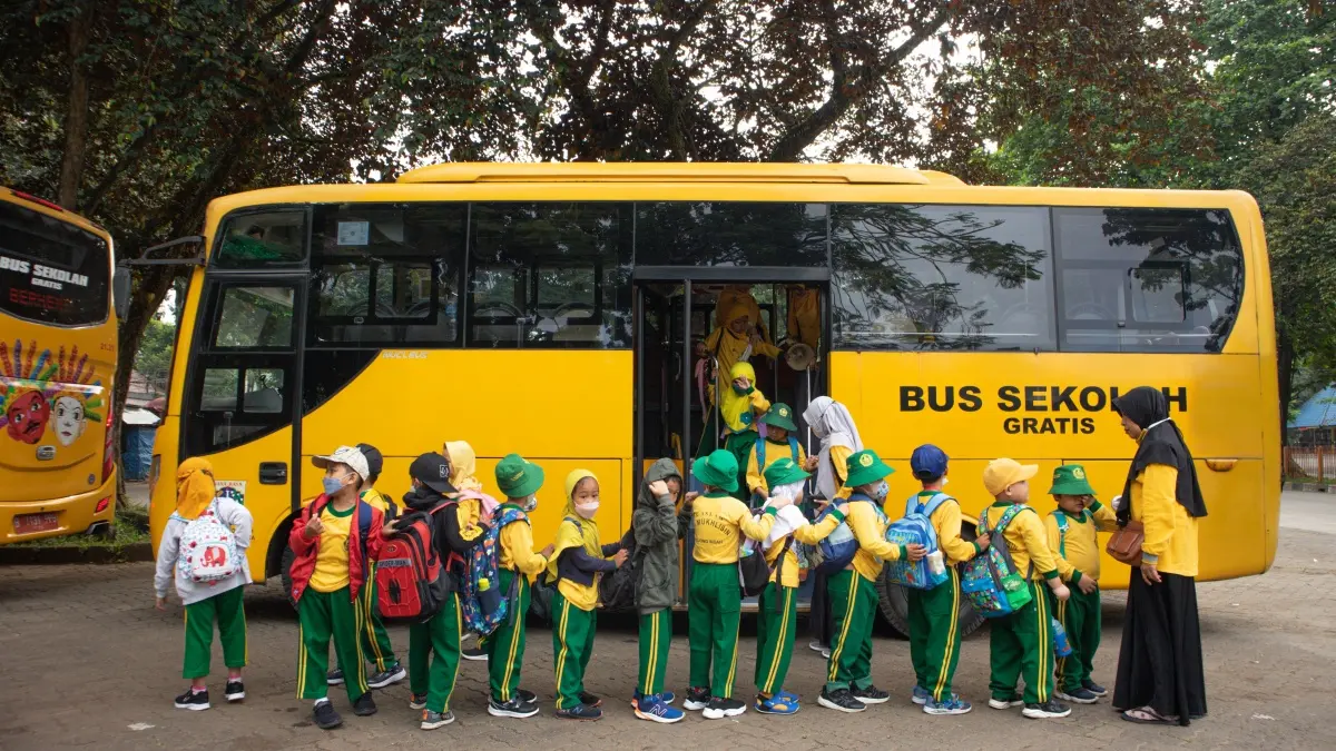 校園口罩解禁今上路！各級學校、幼兒園、補習班鬆綁，注意４場所仍需佩戴