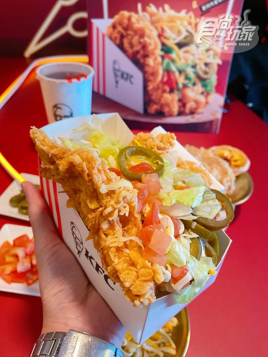 肯德基最新「超級塔可」這天開吃！整片雞排當餅皮，夾進雙起司、墨西哥配料
