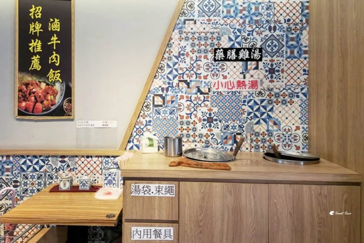 雞湯免費喝到飽!在地激推「銷魂油雞飯」CP值超高,道地港味通通百元上下 雞湯免費喝到飽!在地激推「銷魂油雞飯」CP值超高,道地港味通通百元上下