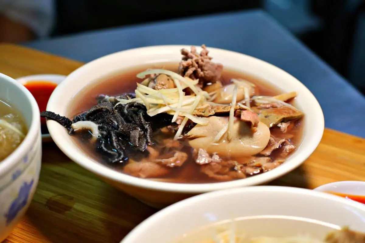 無限加湯喝到飽！祖傳四代「百年牛雜湯」整碗都是料，只賣早餐晚來吃不到
