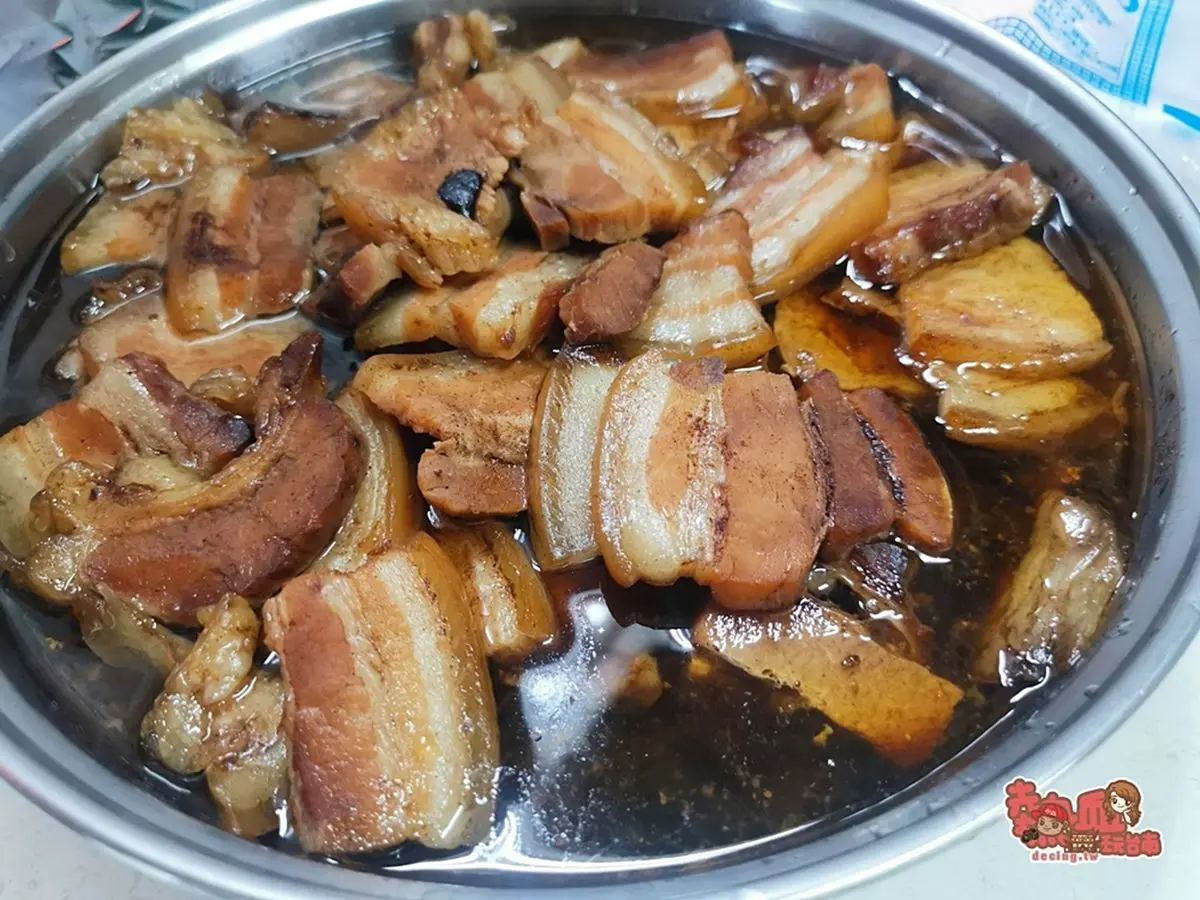 日銷上百顆!滿料「炭烤梅花豬刈包」台南人才知,燒肉蛋刷獨門祕醬一吃上癮 日銷上百顆!滿料「炭烤梅花豬刈包」台南人才知,燒肉蛋刷獨門祕醬一吃上癮