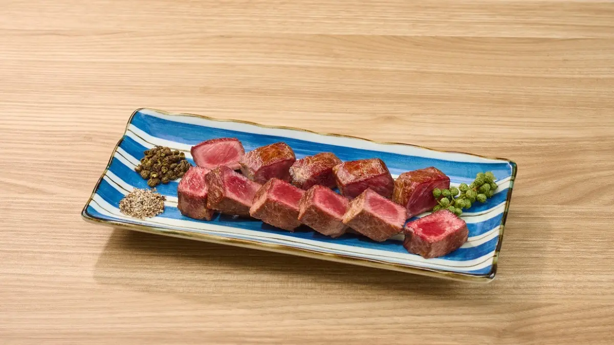 身分證有９站出來！王品全新「就饗鐵板燒」開幕，250元起自助吧吃到飽＋送蛋