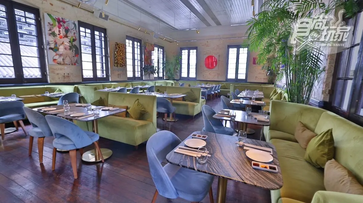 警察局裡有粉紅色夢幻餐廳!走訪「鬧中取靜」的中環祕境,文青菜市場打卡去 警察局裡有粉紅色夢幻餐廳!走訪「鬧中取靜」的中環祕境,文青菜市場打卡去
