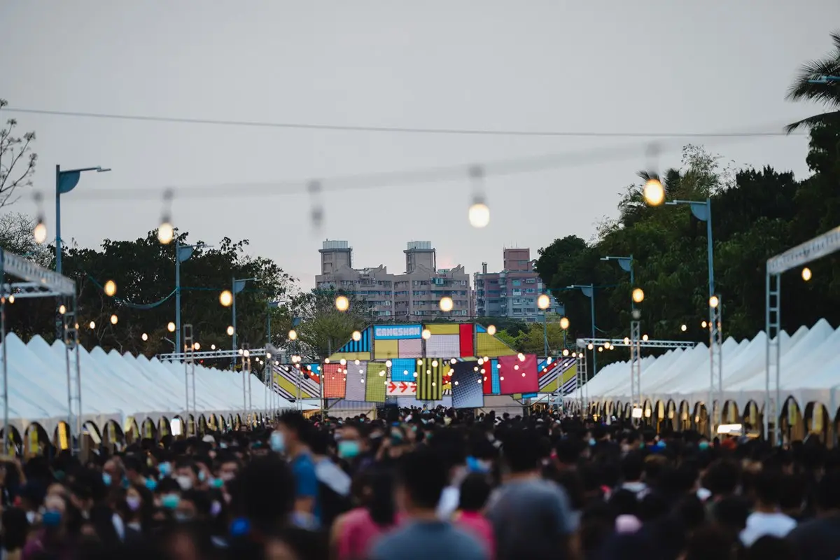「高雄最大太空市集」只有1天!吃貨開嗑150家風格美食、張震嶽壓軸嗨唱 「高雄最大太空市集」只有1天!吃貨開嗑150家風格美食、張震嶽壓軸嗨唱