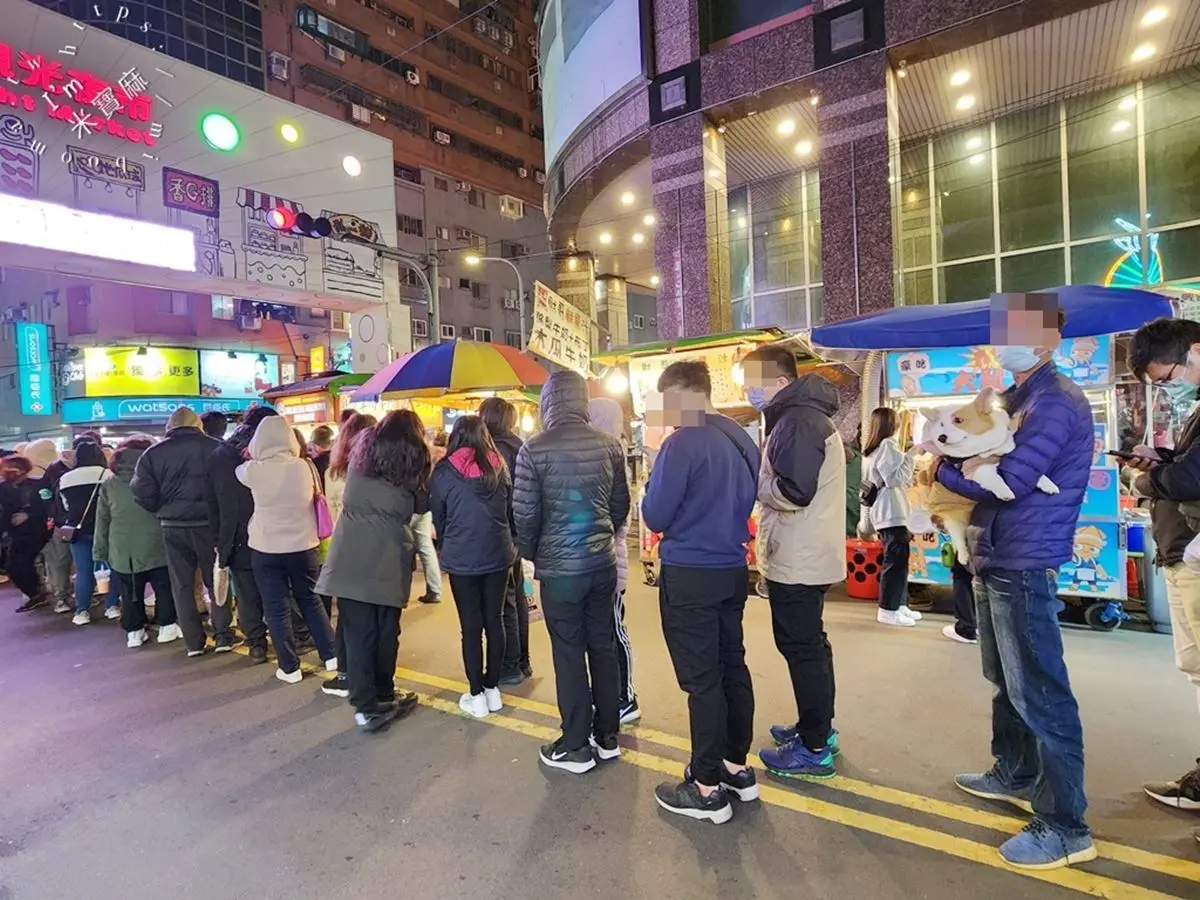 通通４星以上不踩雷！樂華夜市５必吃：爆量芋泥瀑布冰、還沒開門就排隊