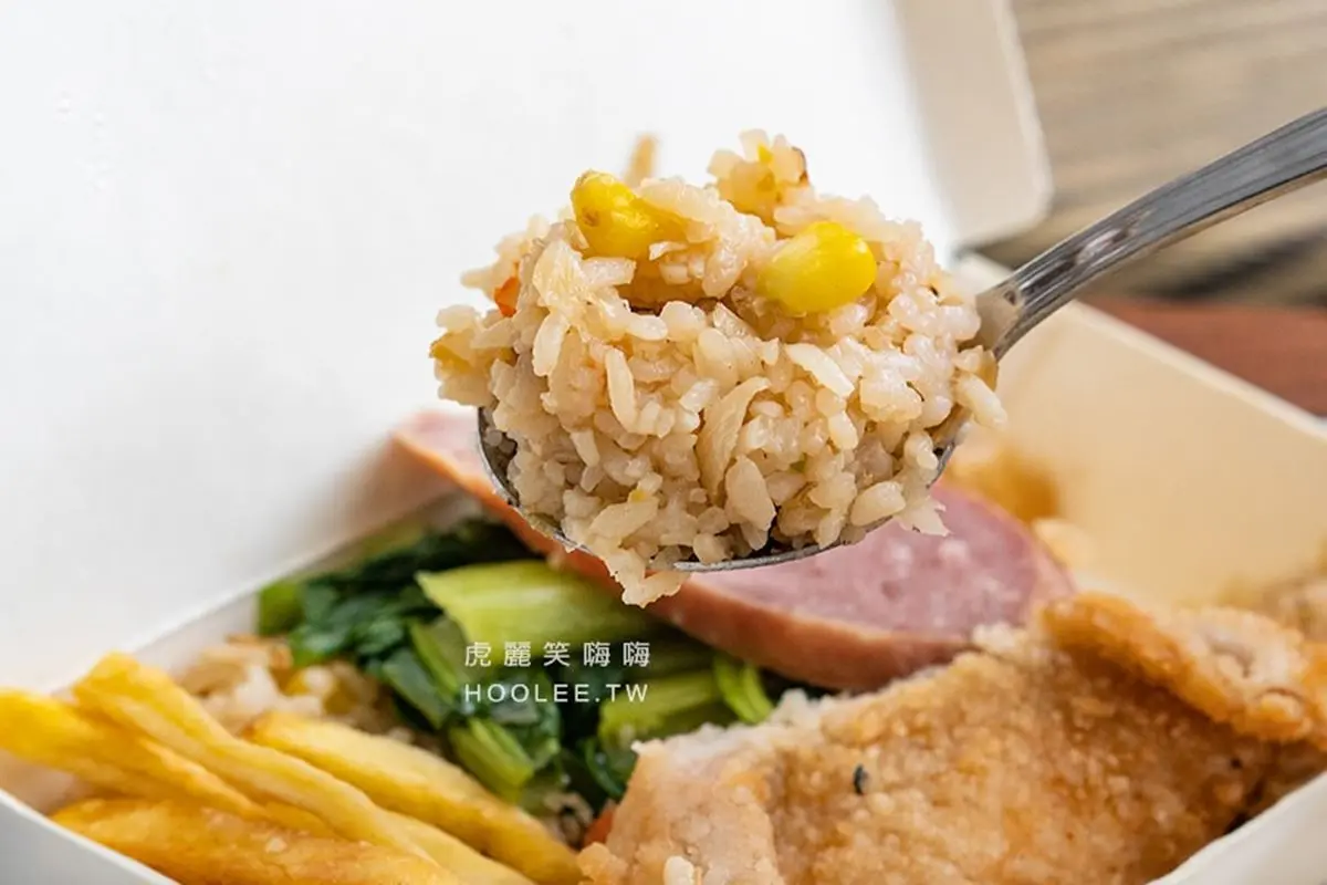 羊肉燴飯、燒肉飯通通50元！高雄「老字號便當」超佛不漲價，市場內限量開搶