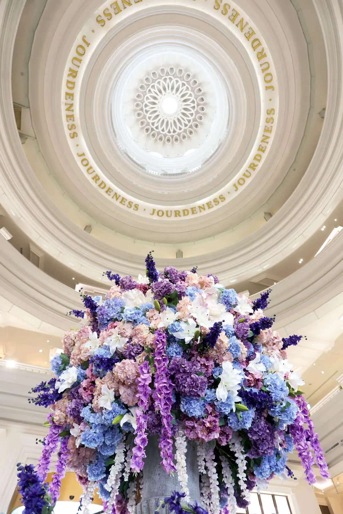 「紫爆」旋風襲捲全台!6處仙氣花海:萬坪紫藤園、河濱旁「台版普羅旺斯」 「紫爆」旋風襲捲全台!6處仙氣花海:萬坪紫藤園、河濱旁「台版普羅旺斯」
