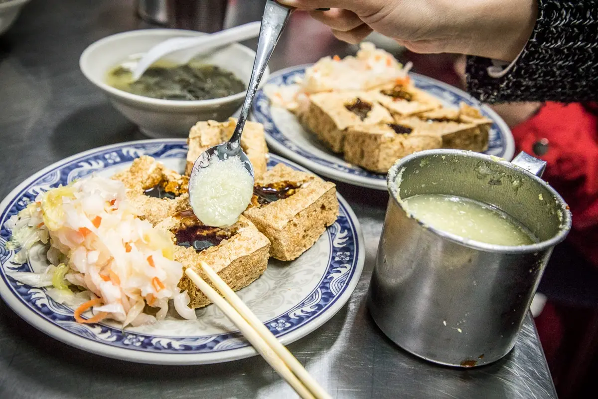 紅茶無限喝到飽!台中網評最高「超強臭豆腐」是這家,5元熱湯還能免費續碗 紅茶無限喝到飽!台中網評最高「超強臭豆腐」是這家,5元熱湯還能免費續碗