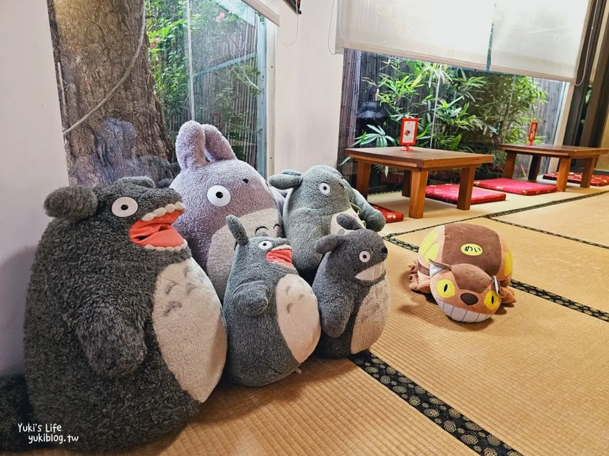 真實版「龍貓巴士」現身台南！打卡巨型呆萌大龍貓，加碼吃香Ｑ日式烤糰子