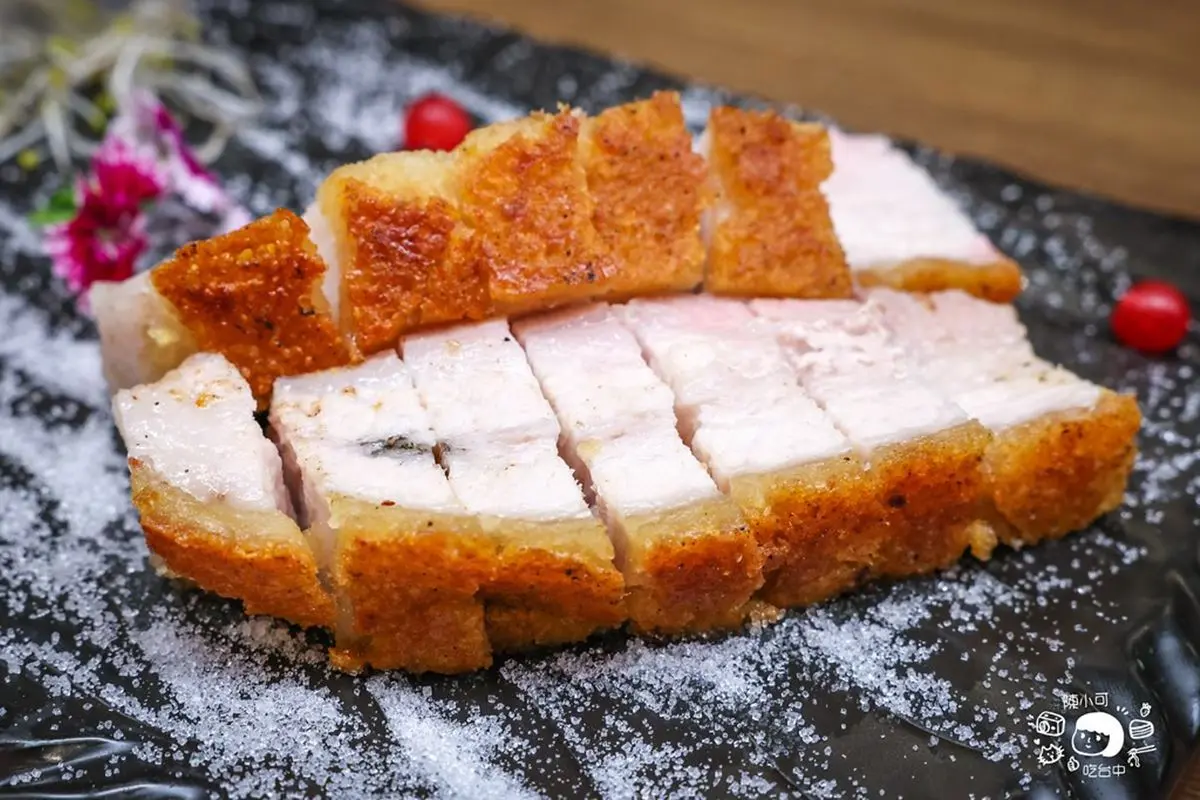 台中霸氣「烤鴨8吃」是這家!桌邊噴火現烤櫻桃鴨,連2年入選米其林推薦 台中霸氣「烤鴨8吃」是這家!桌邊噴火現烤櫻桃鴨,連2年入選米其林推薦