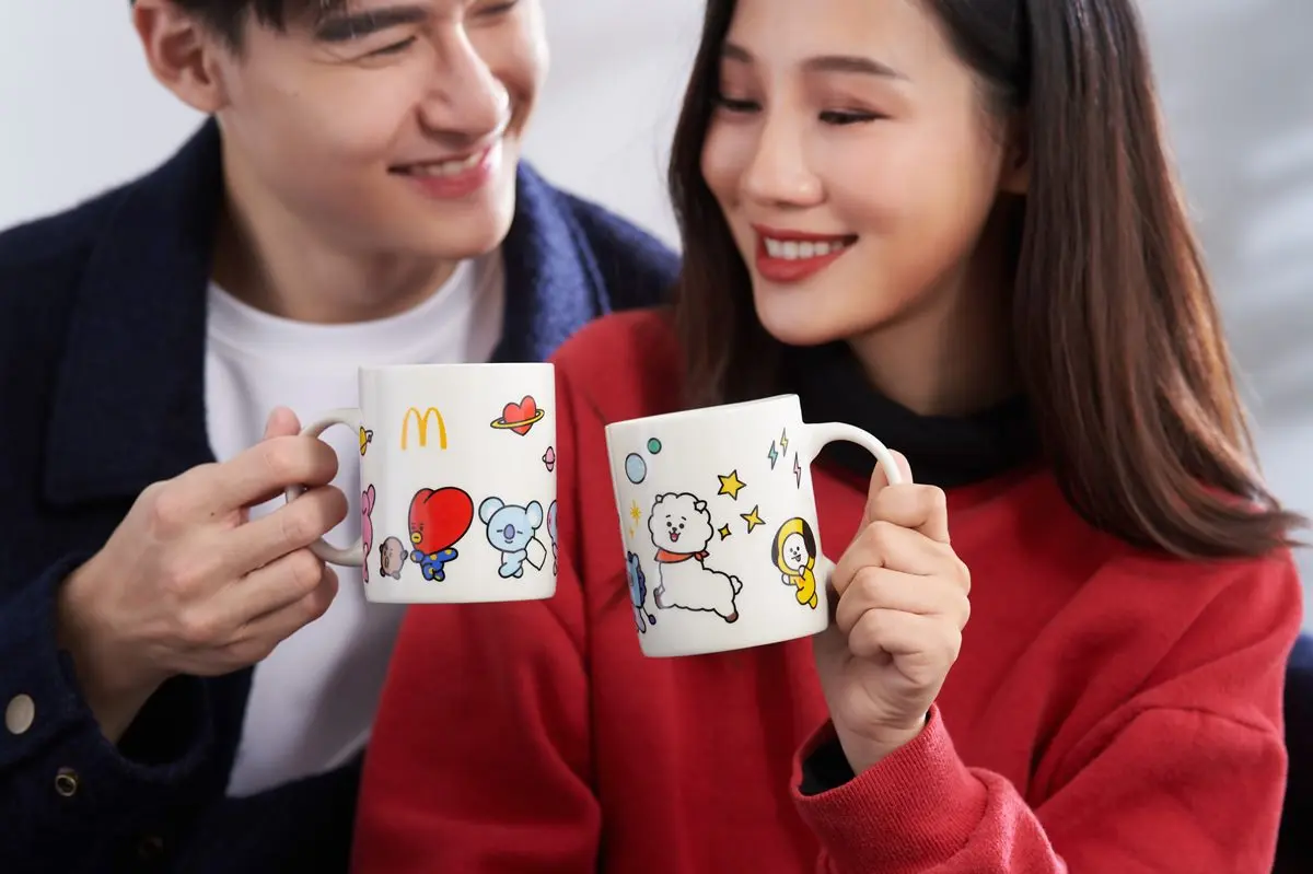 全台限量7萬組!麥當勞「BT21陶瓷餐具三件組」開搶,套餐加購就能帶回家 全台限量7萬組!麥當勞「BT21陶瓷餐具三件組」開搶,套餐加購就能帶回家