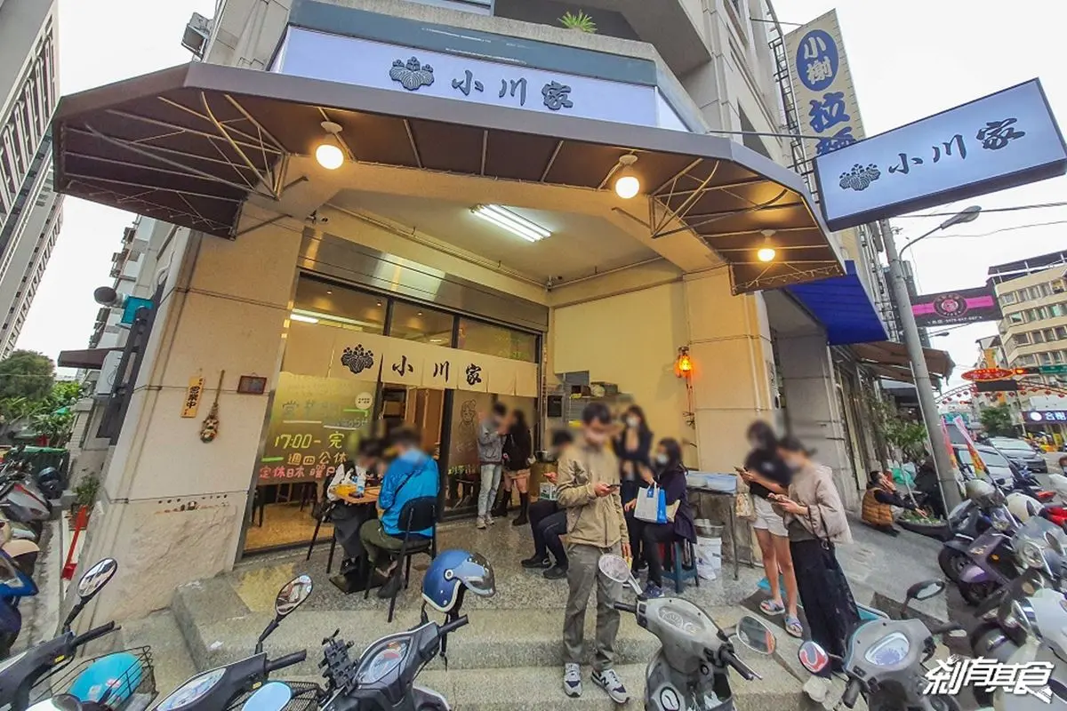 台中人不哭!忠孝夜市「最強咖哩」搬新家回歸,牽絲肉丸、爆量肉丼好吃不變 台中忠孝夜市美食:小川家日式咖哩