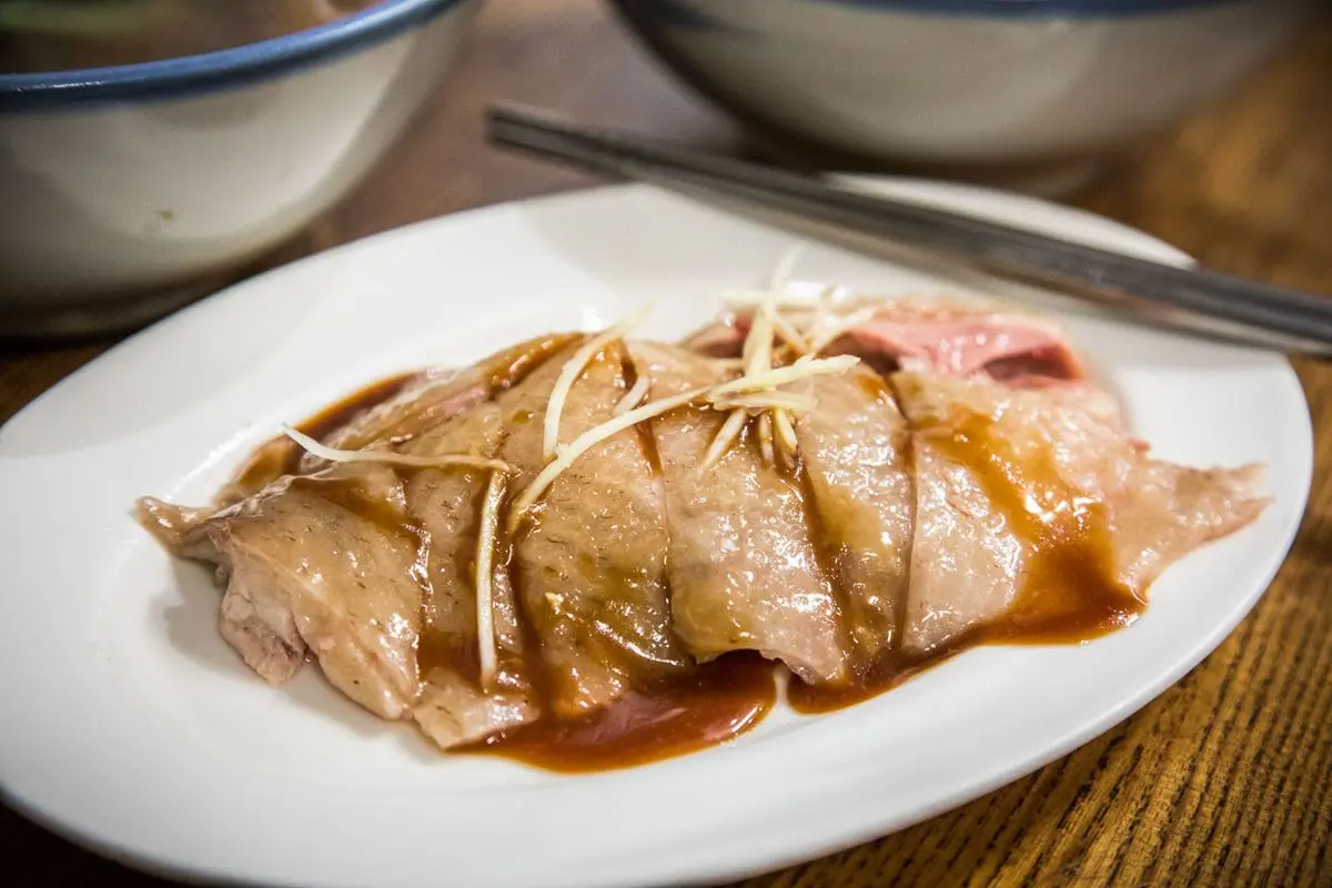 永和美食一級戰區！網推頂溪站周邊６必吃：天天爆滿雞肉飯、排３小時雞蛋糕